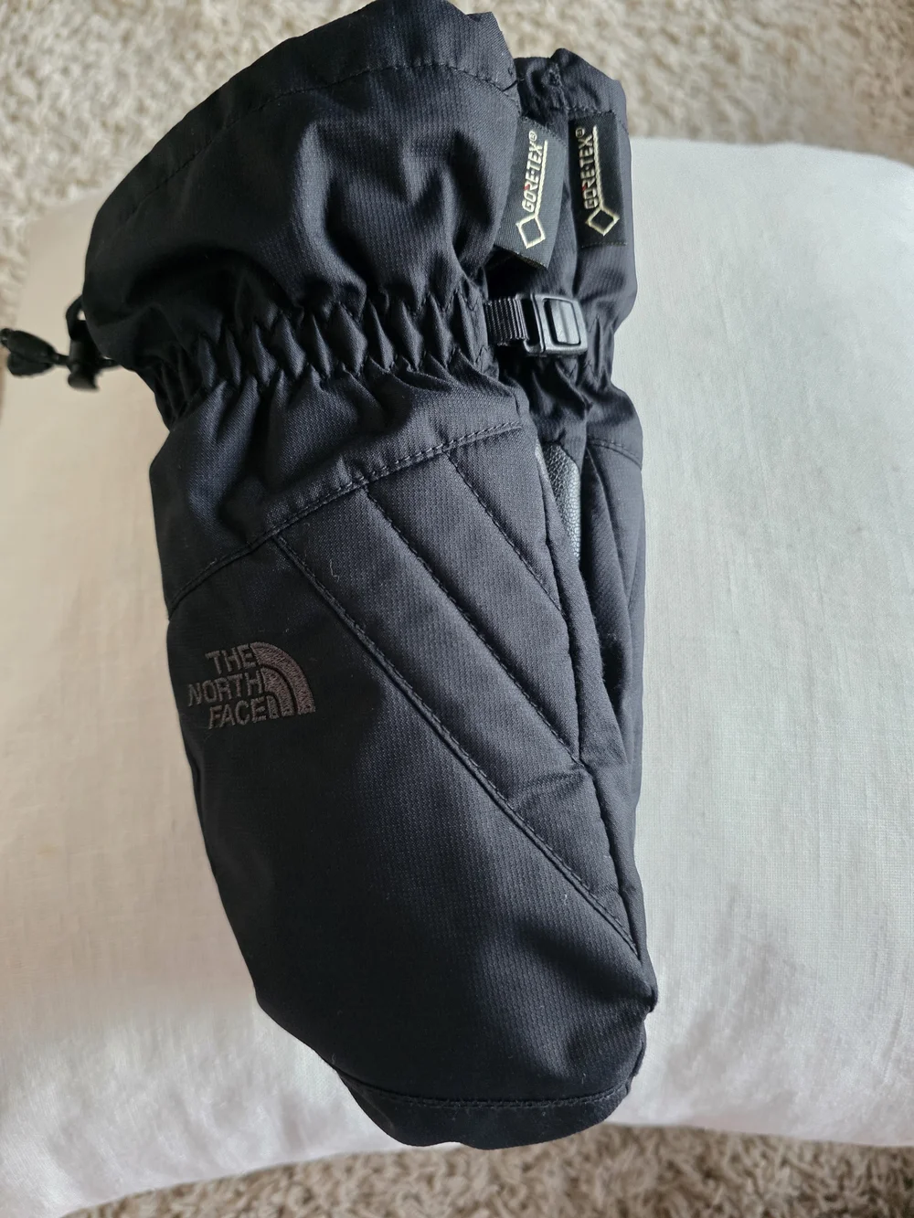 The North Face Kids Black Insulated Mittens